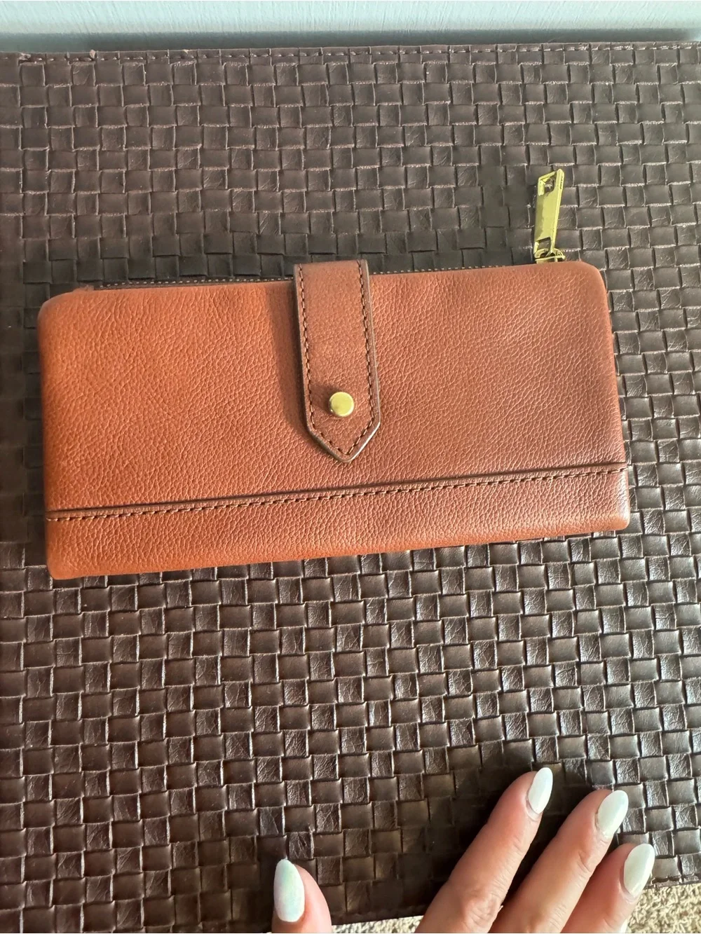 Fossil Tan/Brown Leather Zip Card Holder with Gold Hardware